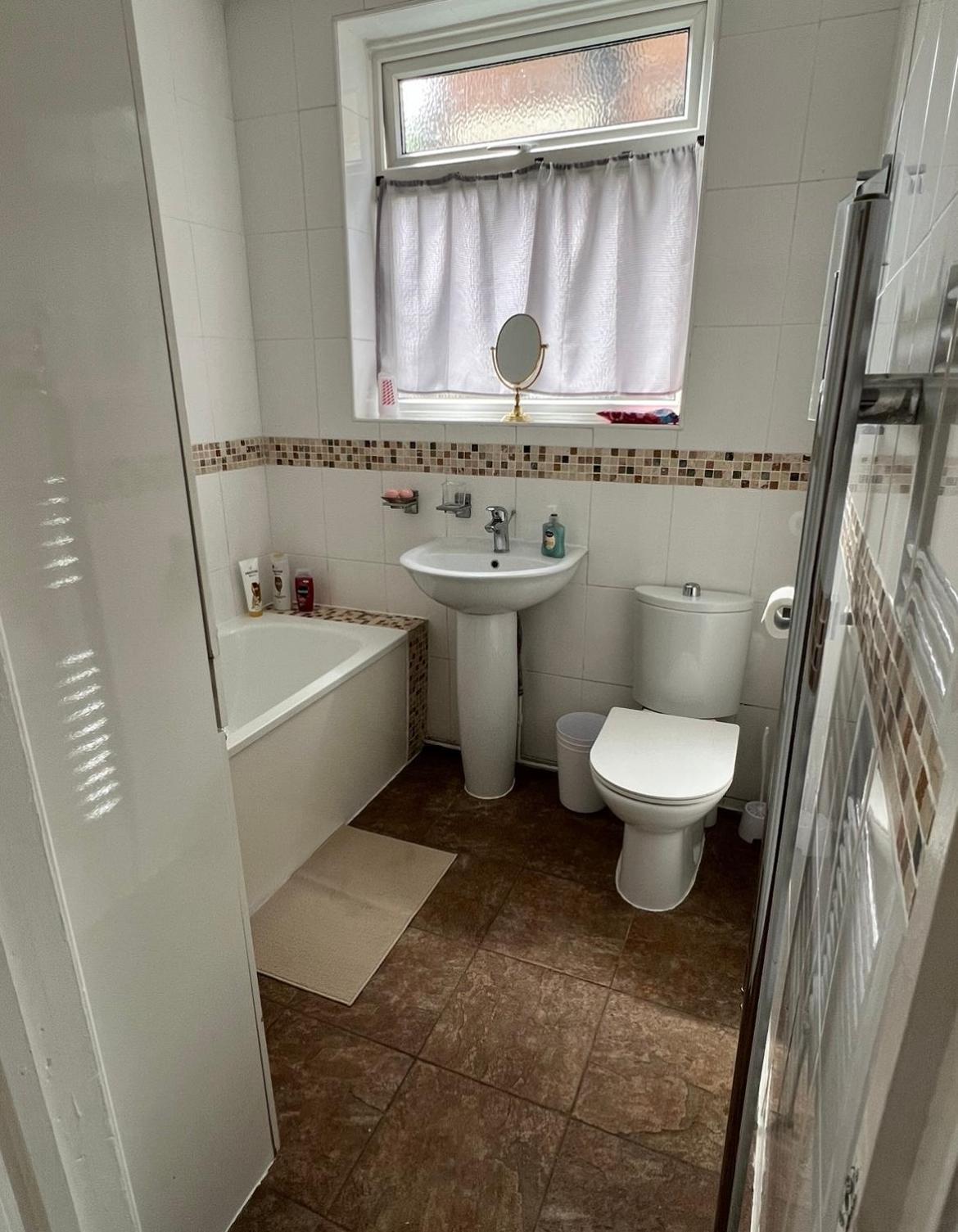 20Mins To Bakerst, Harry Potter & Wembley Stadium! Apartment Northwood  Exterior foto